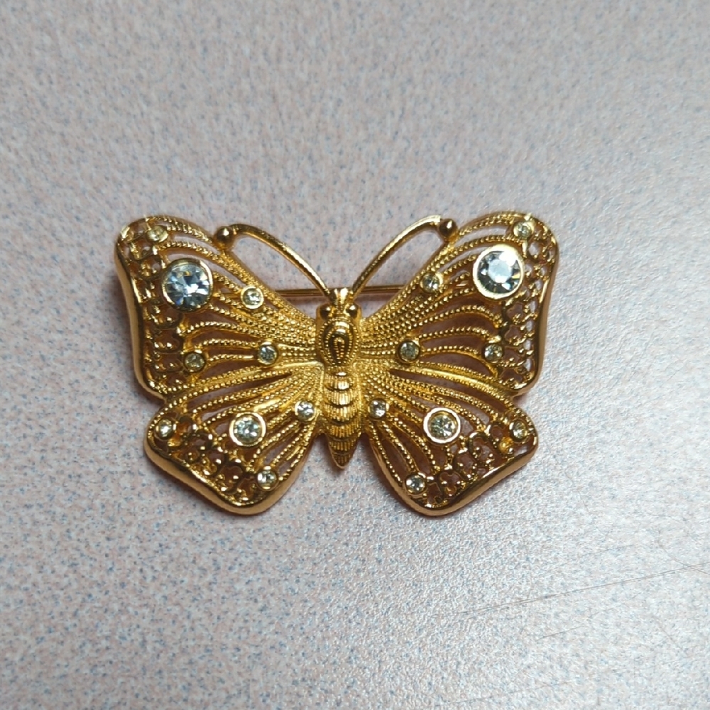 Christian Dior 1980s Vintage Vivid Butterfly Crystals Openwork Filigree Brooch